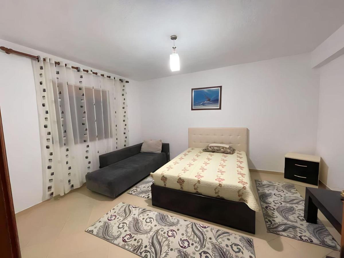 Guri Guest House Pogradec Exterior photo